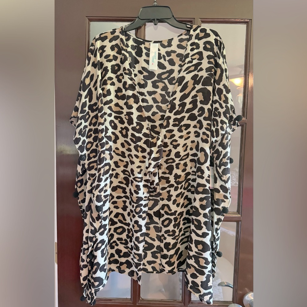 💚💚💚💚 Sugar Coast throw on/cover-up top w/hidden short sleeves & front tie closur